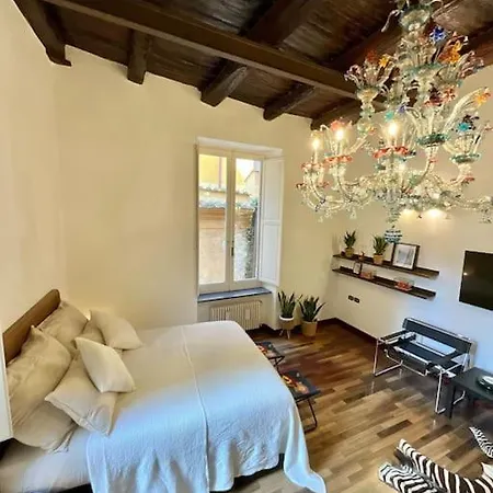 La Casa Dei Librai نابولي