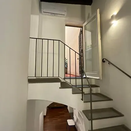 La Casa Dei Librai نابولي