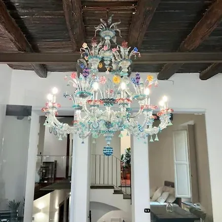 La Casa Dei Librai نابولي